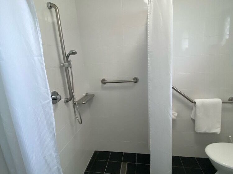 فندق Old Maitland Inn