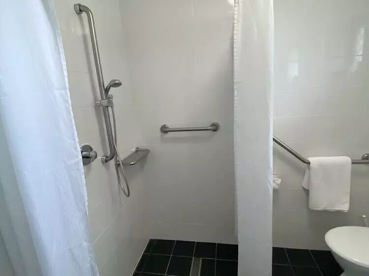 Отель Old Maitland Inn