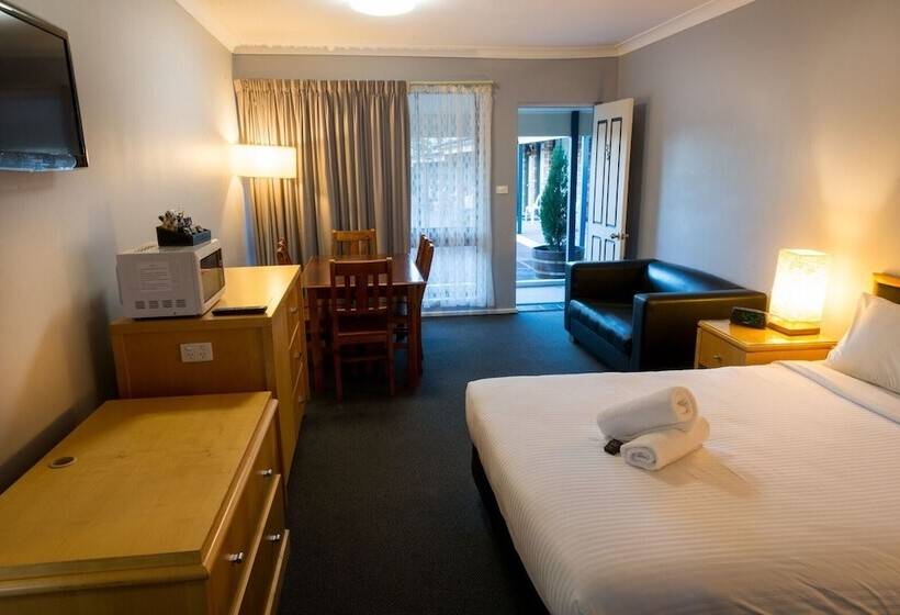 فندق Old Maitland Inn