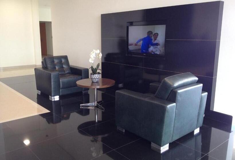 ホテル Porto Feliz Executive