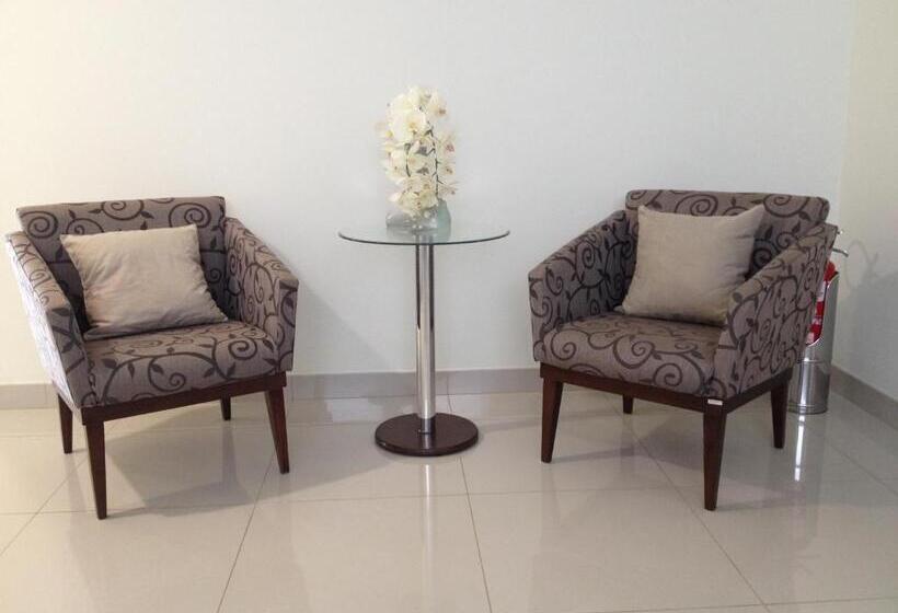 ホテル Porto Feliz Executive