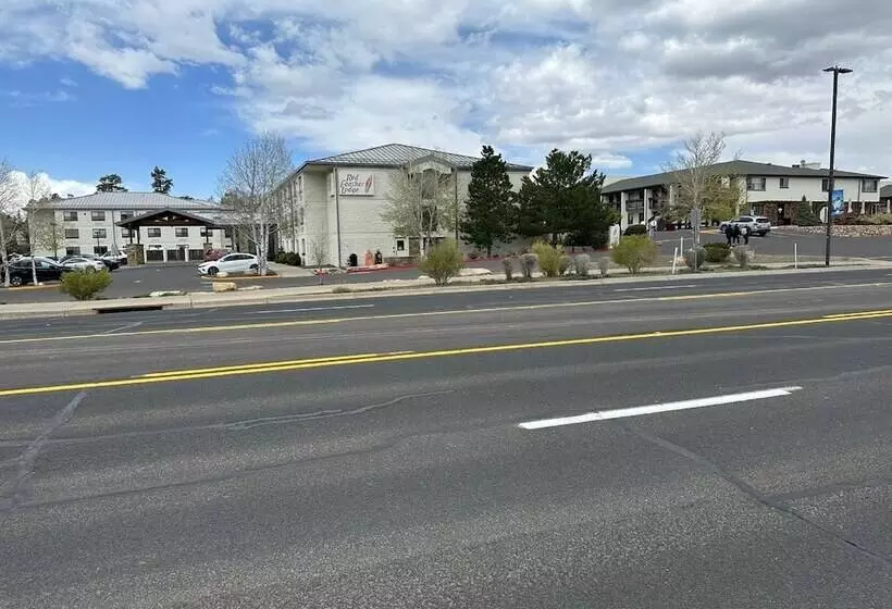 בית מלון כפרי Red Feather Lodge