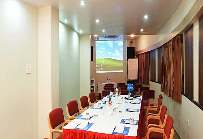 Hotell Sarovar Portico Lonavala