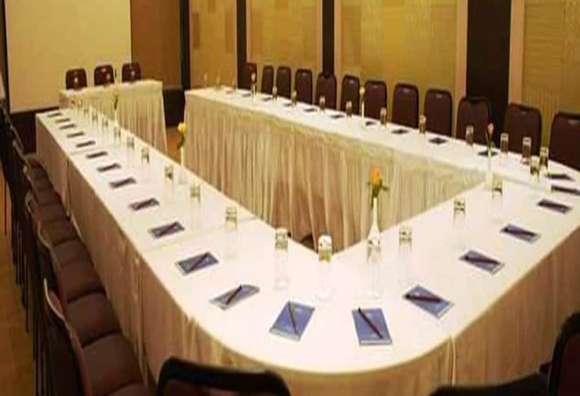 Hotell Sarovar Portico Lonavala