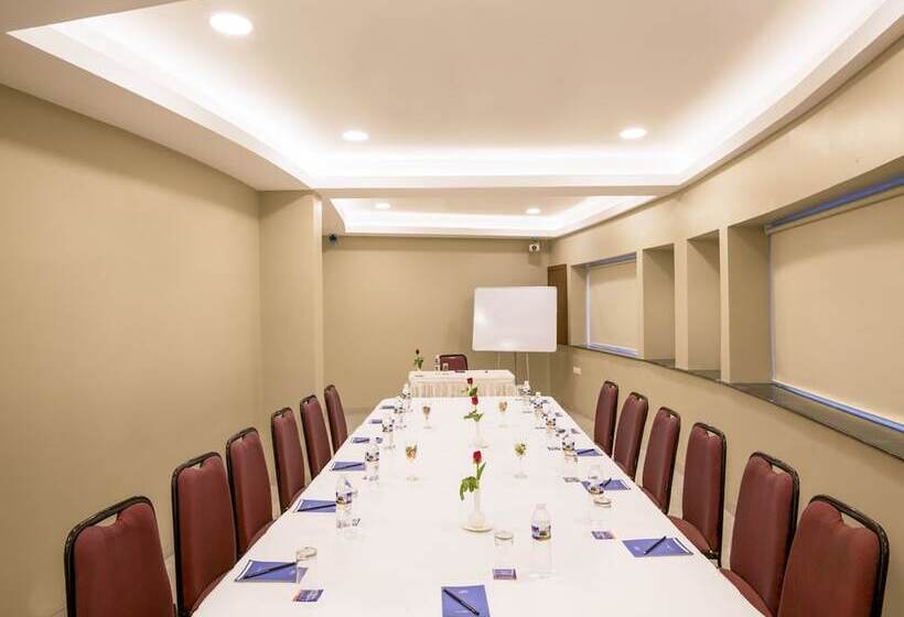 Hotell Sarovar Portico Lonavala