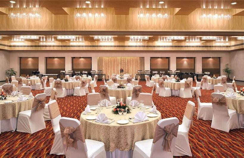 Hotell Sarovar Portico Lonavala