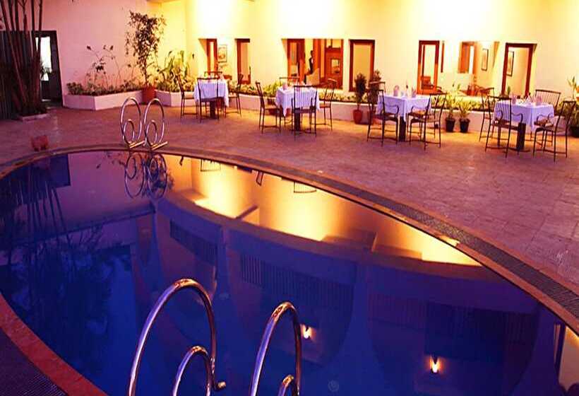Hotell Sarovar Portico Lonavala
