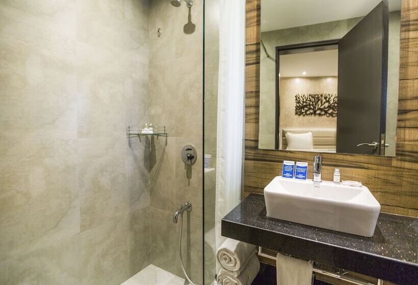 Hotell Sarovar Portico Lonavala