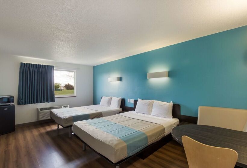 Motel 6 Rothschild, Wi