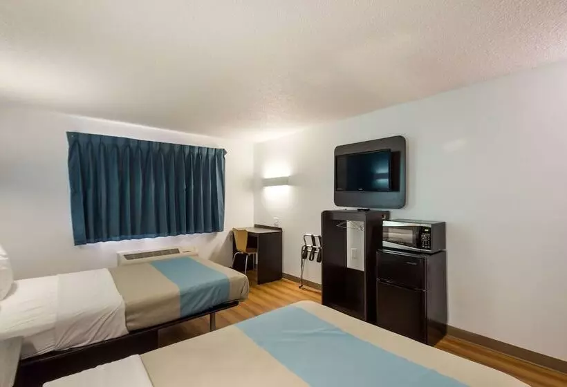 Motel 6 Rothschild, Wi