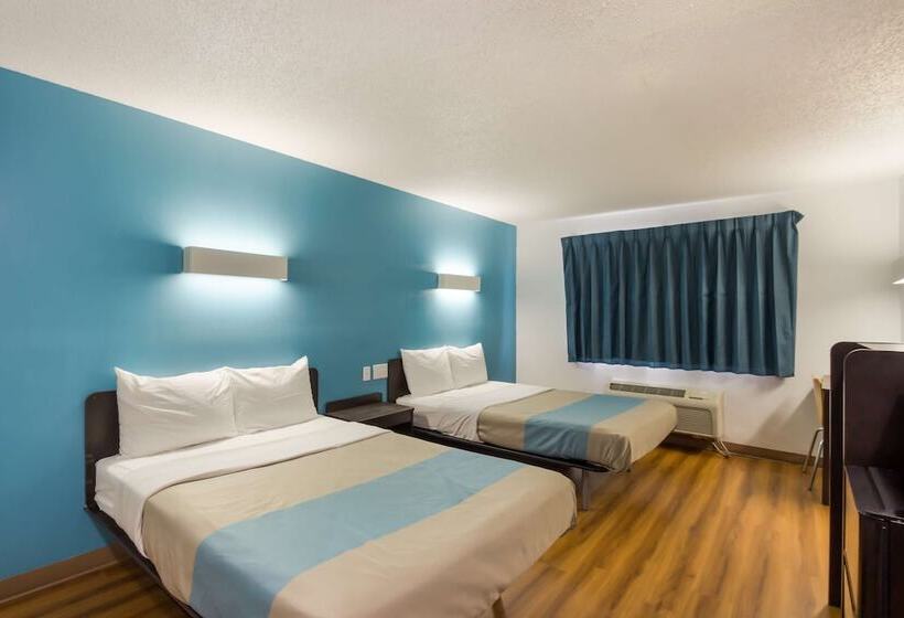 Motel 6 Rothschild, Wi