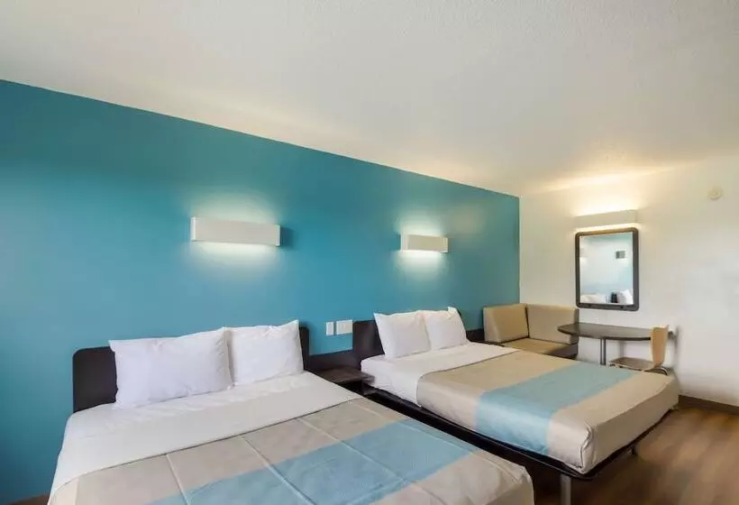 Motel 6 Rothschild, Wi