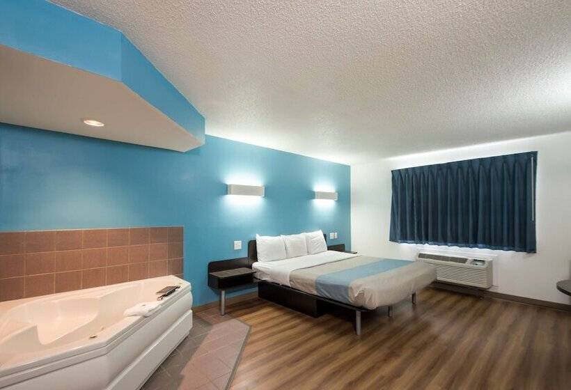 Motel 6 Rothschild, Wi