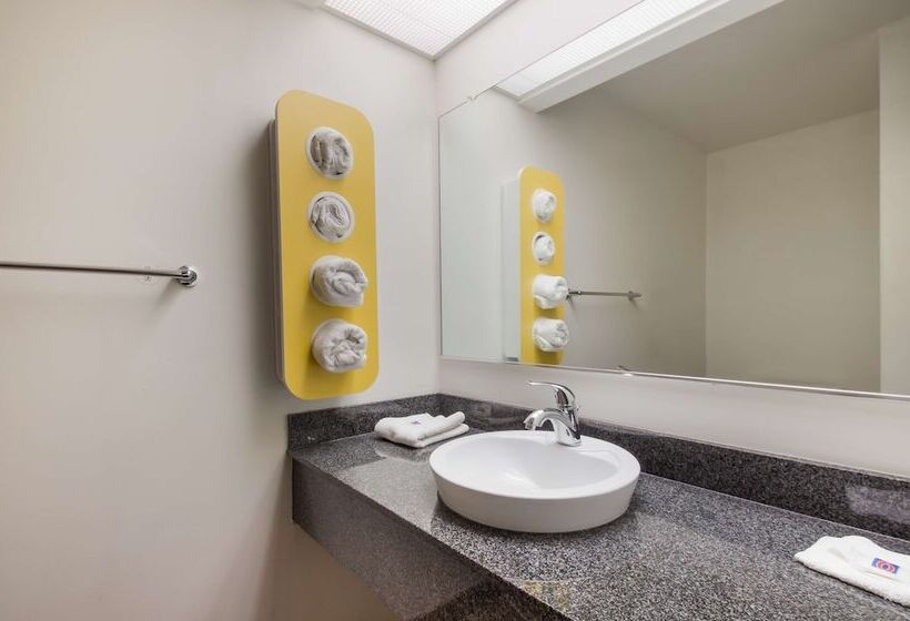 Motel 6 Rothschild, Wi