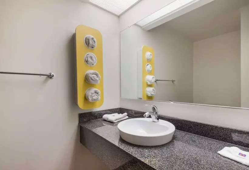 Motel 6 Rothschild, Wi