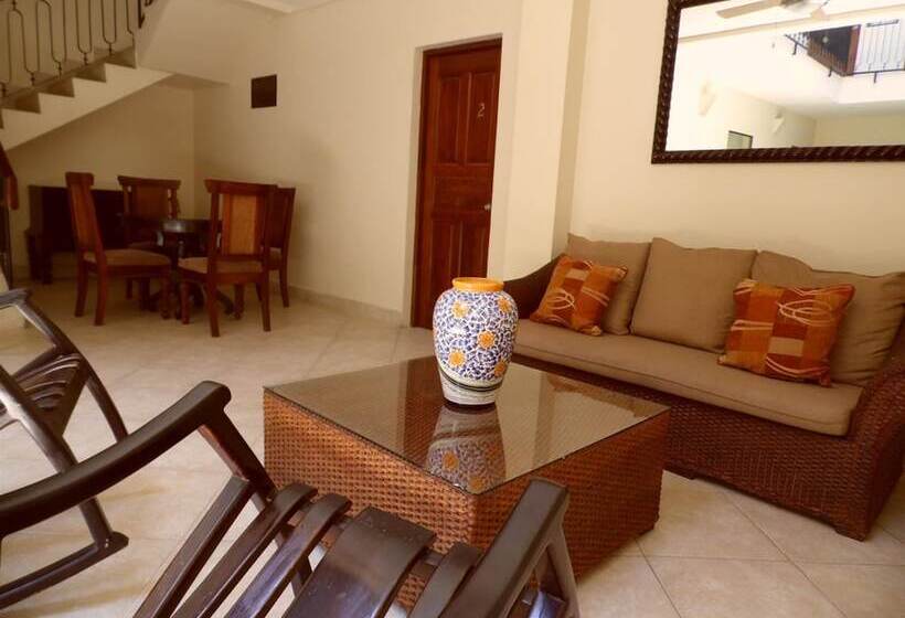 تختخواب و صبحانه La Perla Leon