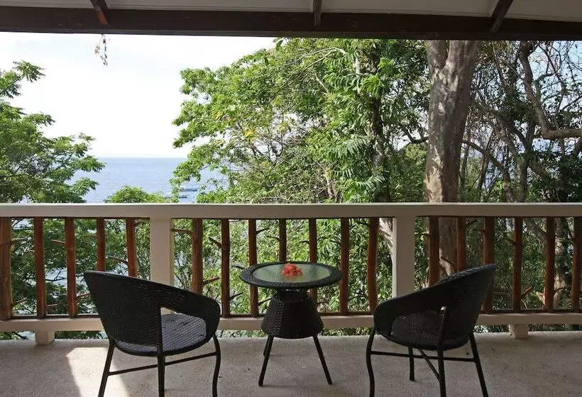 El Galleon Beach Resort