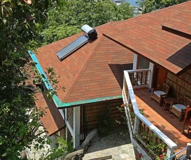 El Galleon Beach Resort