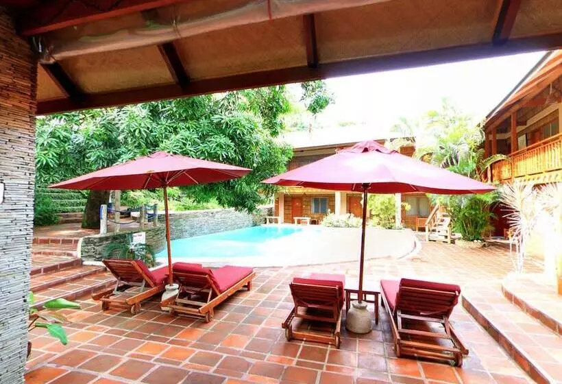 El Galleon Beach Resort