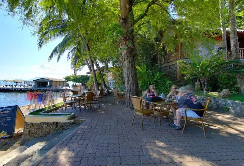 El Galleon Beach Resort