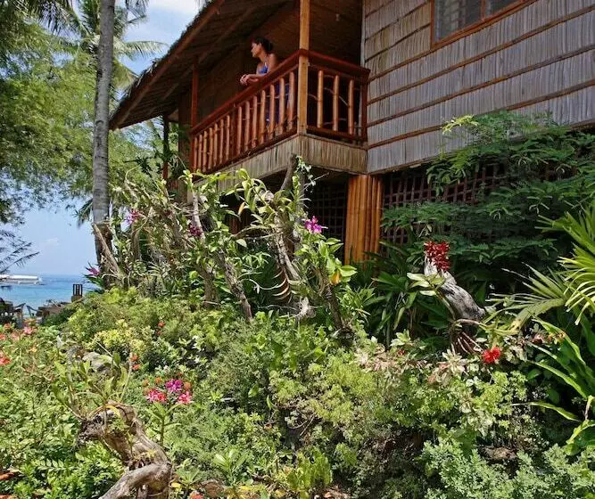 El Galleon Beach Resort