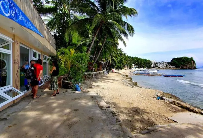 El Galleon Beach Resort