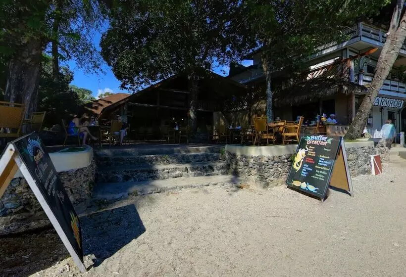 El Galleon Beach Resort