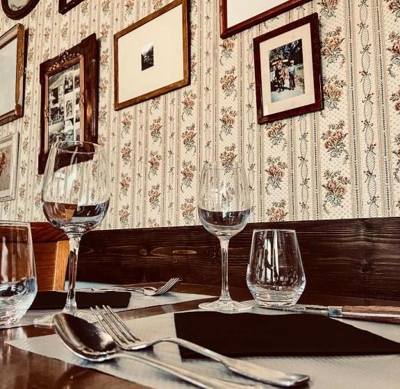 בית מלון כפרי Auberge Du Montrond