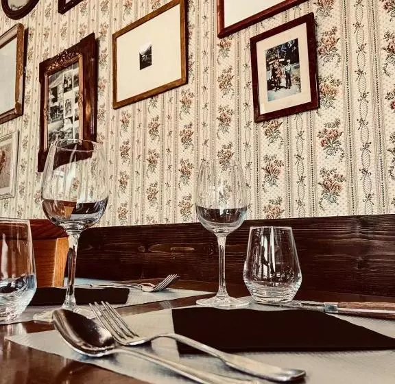 ホテル Auberge Du Montrond