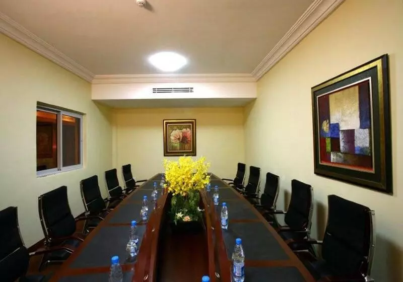 Chelsea Hotel Central Area