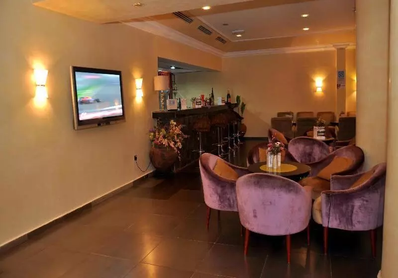 Chelsea Hotel Central Area