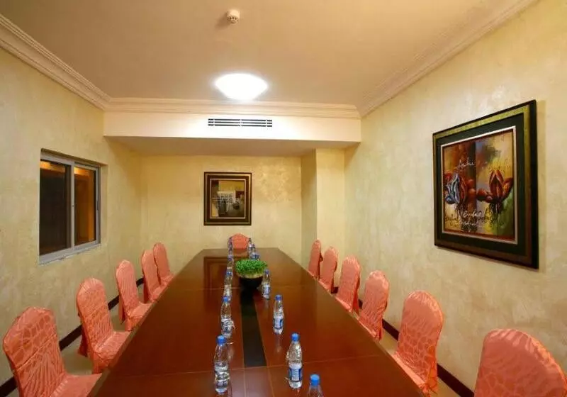 Chelsea Hotel Central Area