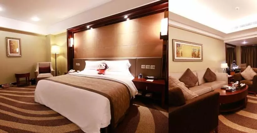 هتل Chongqing Empark Grand