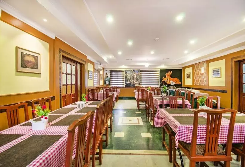 Fabhotel Metro Manor Central Station