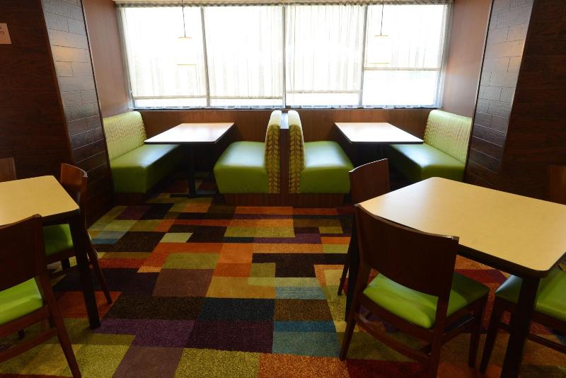 בית מלון כפרי Fairfield Inn & Suites By Marriott Bowling Green