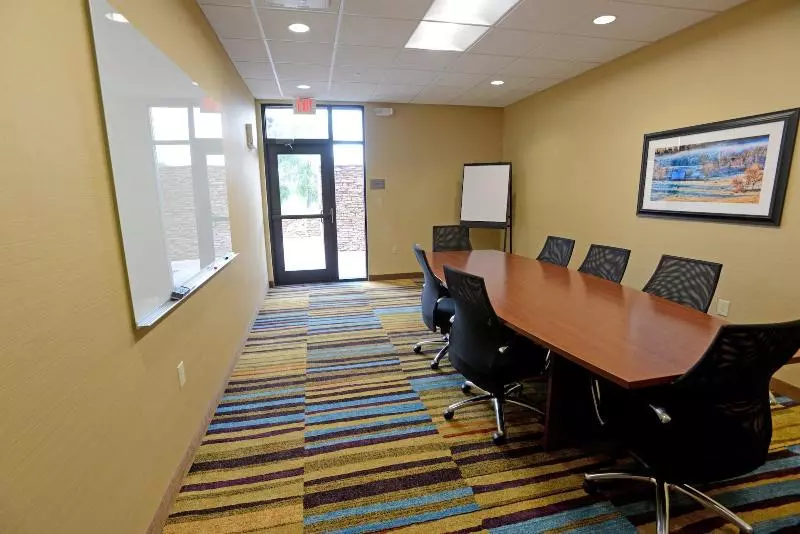 فندق Fairfield Inn & Suites By Marriott Bowling Green