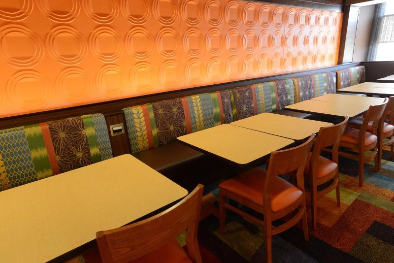 בית מלון כפרי Fairfield Inn & Suites By Marriott Bowling Green