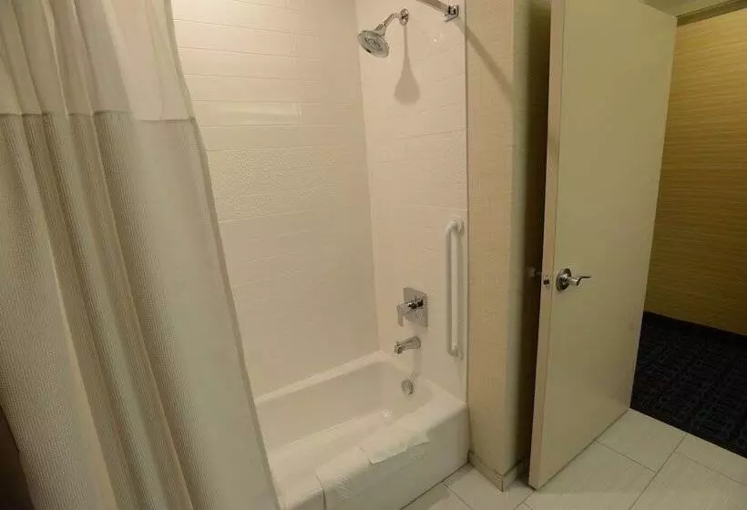 فندق Fairfield Inn & Suites By Marriott Bowling Green