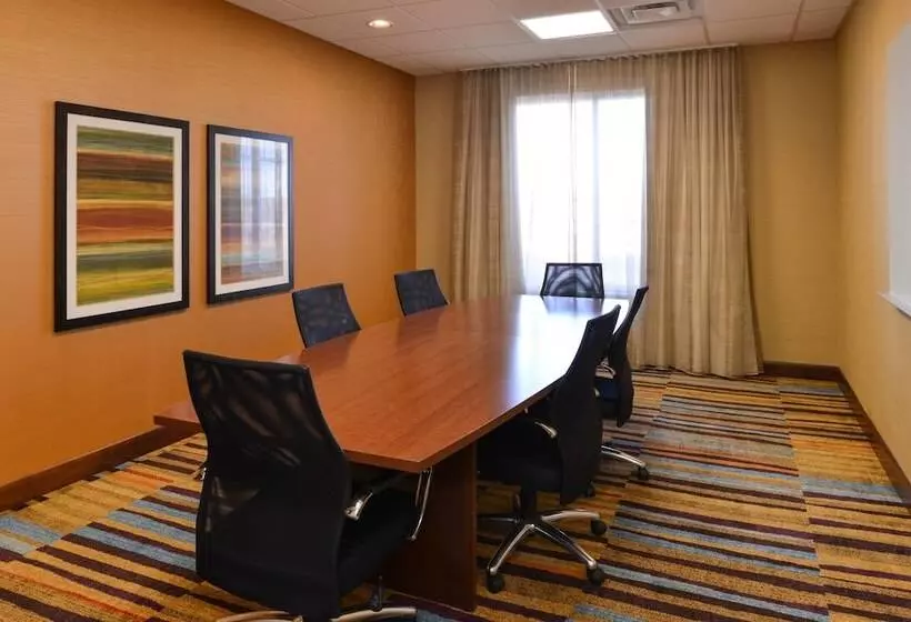 ホテル Fairfield Inn & Suites By Marriott Gallup