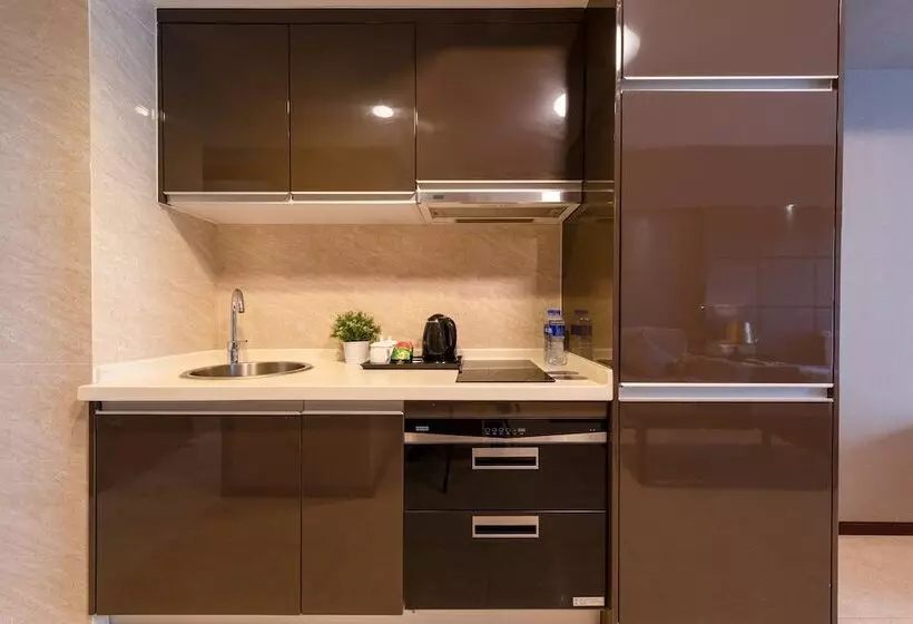 هتل Poltton International Apartment