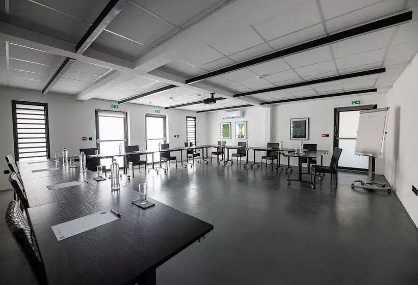 Отель Latitude 21