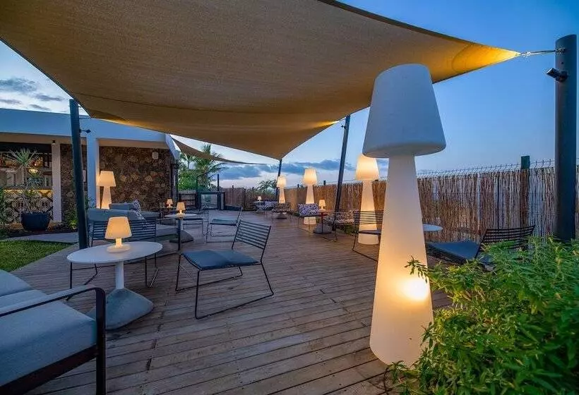 Отель Latitude 21