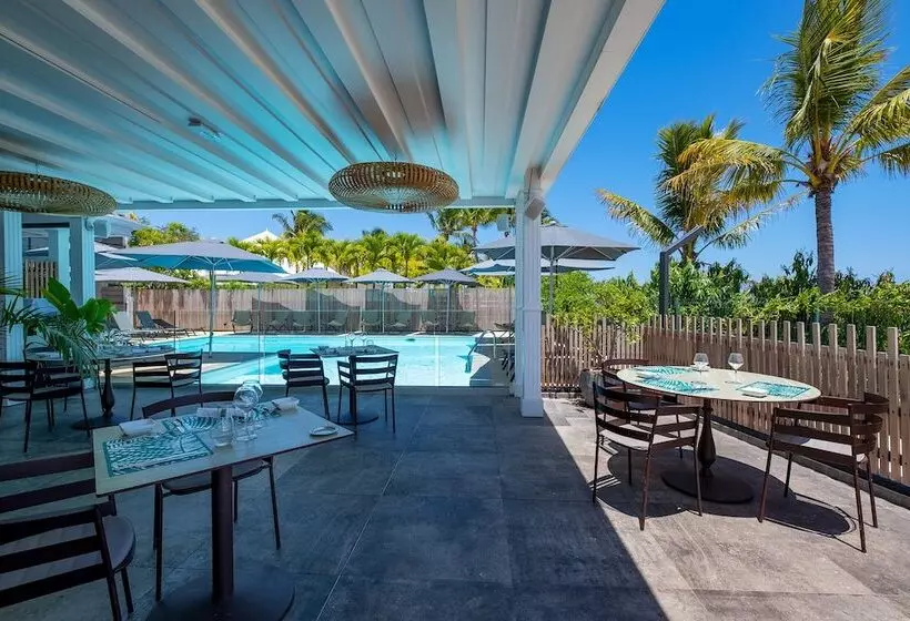 Отель Latitude 21