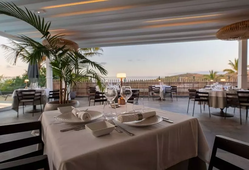 Отель Latitude 21