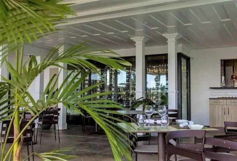 Отель Latitude 21