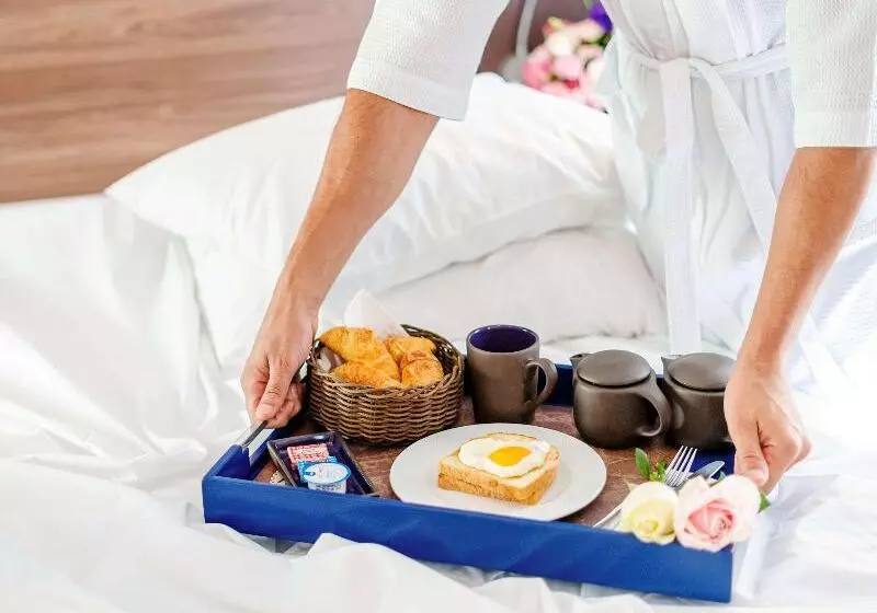 ホテル Mercure Sao Paulo Moema Times Square