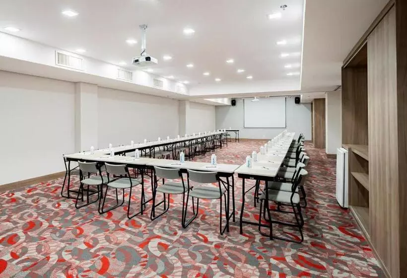 ホテル Mercure Sao Paulo Moema Times Square