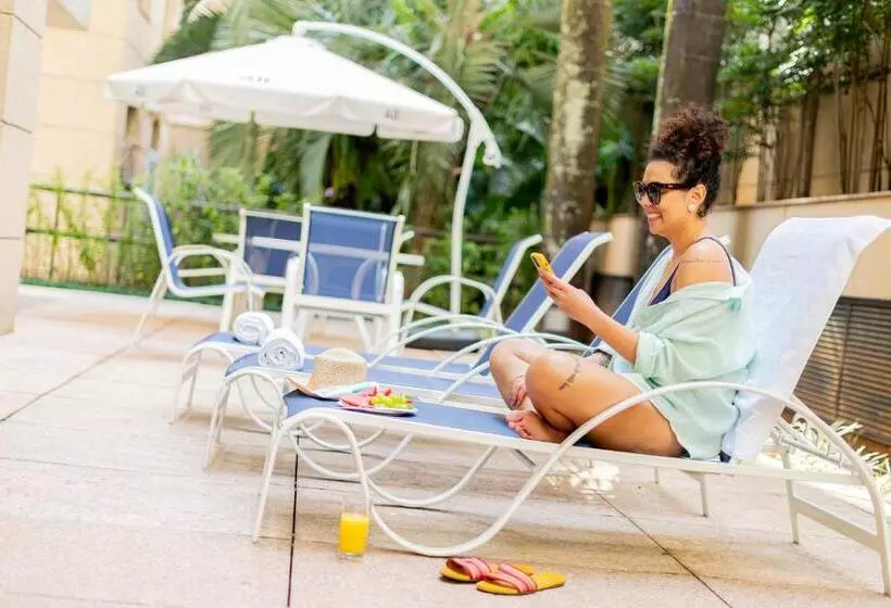 ホテル Mercure Sao Paulo Moema Times Square