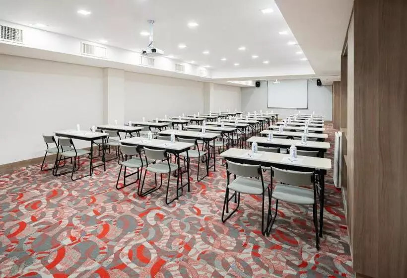 ホテル Mercure Sao Paulo Moema Times Square