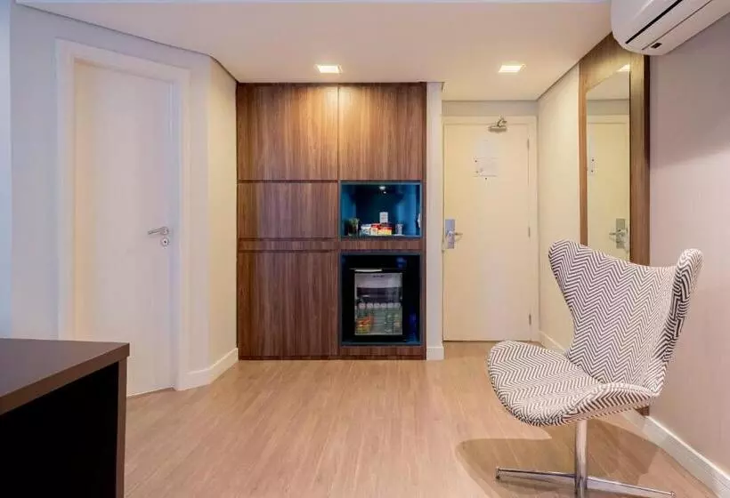 ホテル Mercure Sao Paulo Moema Times Square